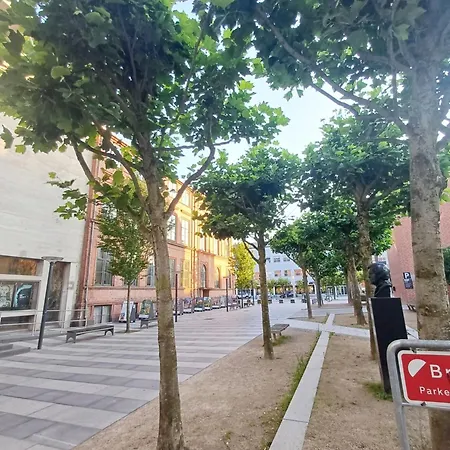 شقة Beautiful 2 Bedroom Center Of راندرس